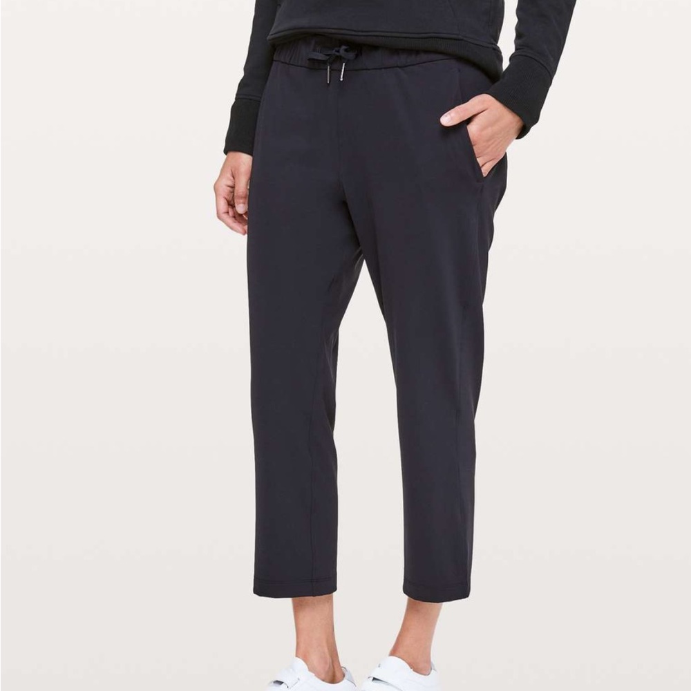 Lululemon On The Fly Pants Cropped 23" Inseam Black Size 6